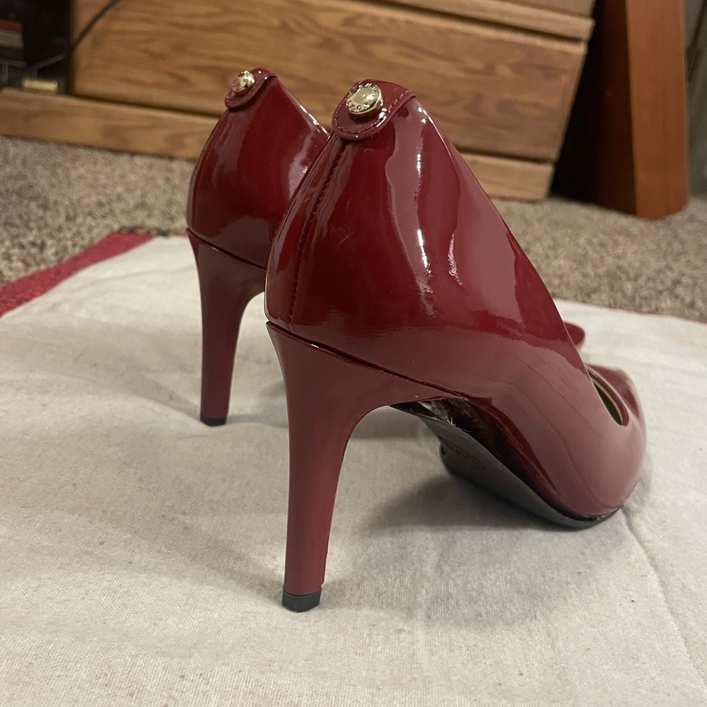 Red/Maroon Office Heels (Size: 8.5)